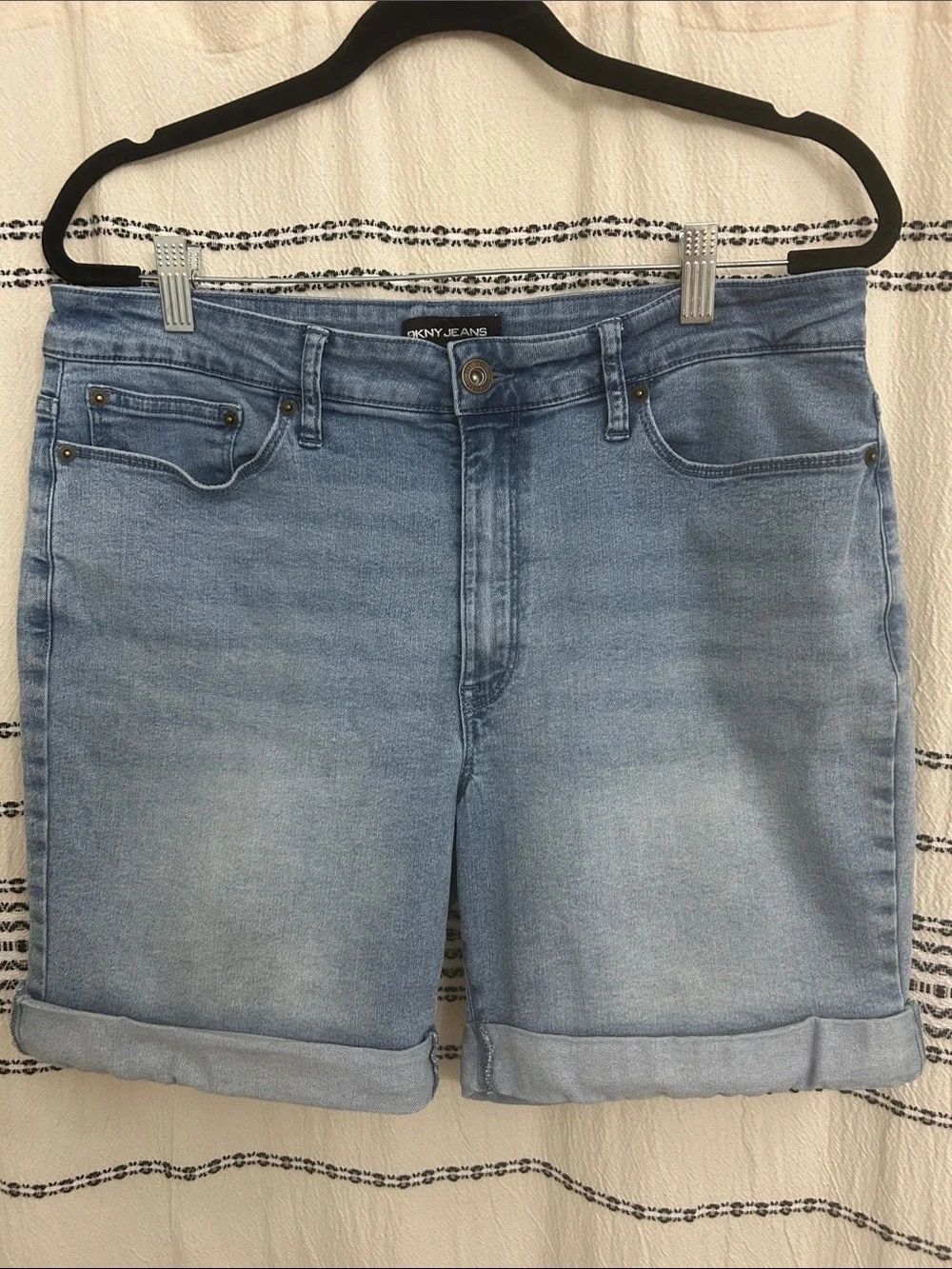 DKNY Jeans Light Wash Cuffed Denim Bermuda Shorts Sz 12 High Rise 13